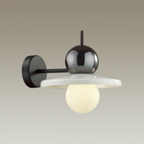 Светильник настенный 5014/1WD Odeon Light Черный/белый/белый матовый металл/стекло